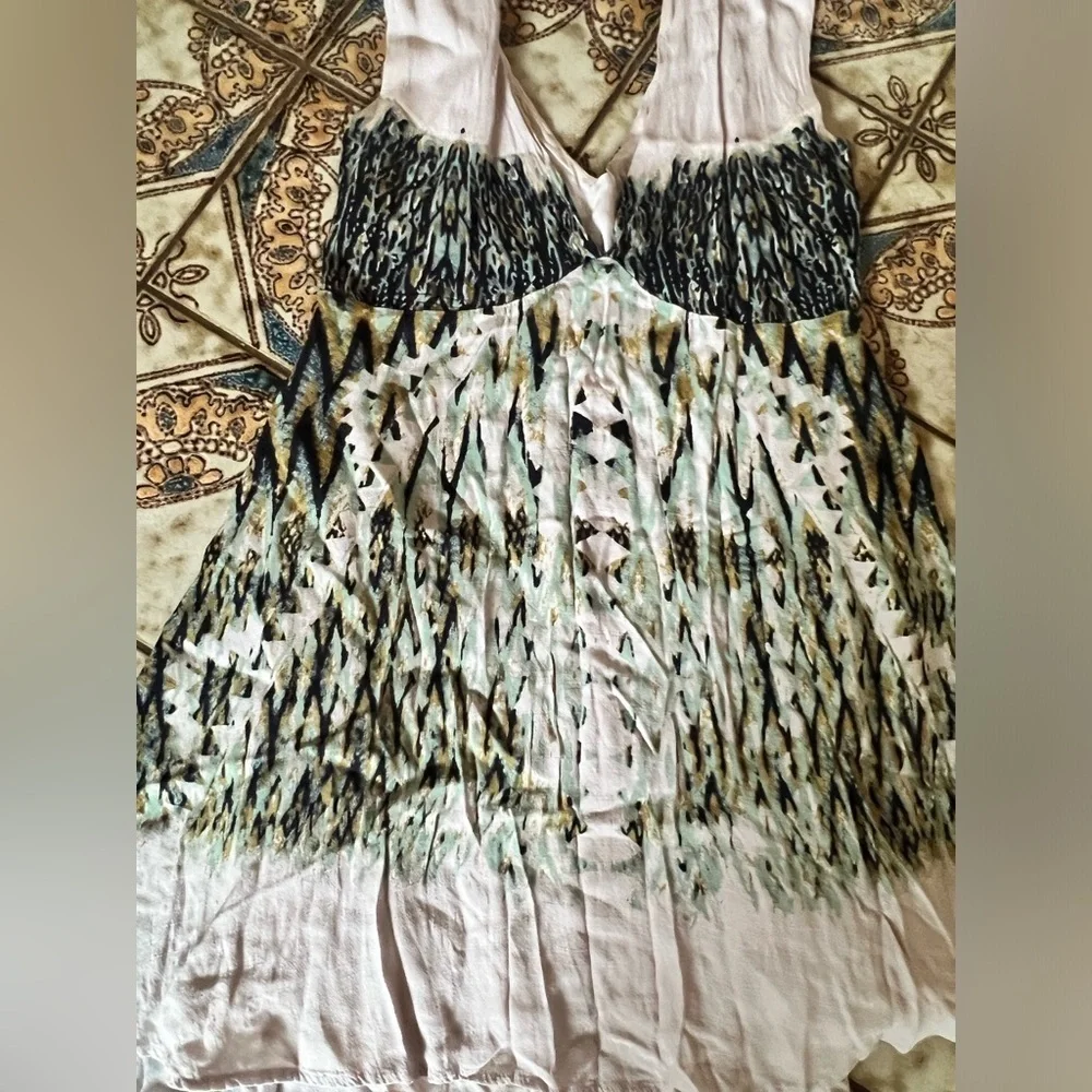 Free people boho V-Neck Patterned Dress chic mini babydoll Anthropologie small